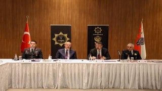 Çanakkale'de Bakan Yardımcısı Çelikin katılımıyla narkotik suçlarla mücadele değerlendirmesi yapıldı