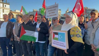 Çanakkalede Sumud Filosundaki aktivistlere destek gösterisi