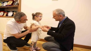 Çayırova Belediyesinden serebral palsi hastası Linaya fizik tedavi desteği