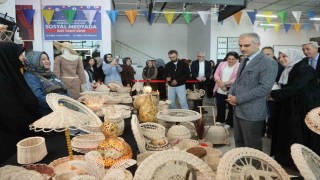 Çayırovada el emeği göz nuru eserler görücüye çıktı