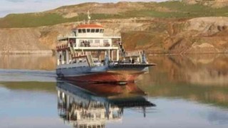 Çemişgezekte feribot seferleri hava şartları nedeniyle durduruldu