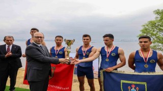 Cerrahpaşa CUP Kürek Yarışlarında üniversiteler Küçükçekmece Gölünde yarıştı
