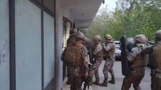 Çiftçiyi kumar masasında ağına düşüren tefeci çetesi çökertildi