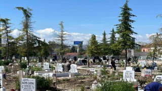 Çorumda arefe günü mezarlıklar ziyaretçilerle doldu