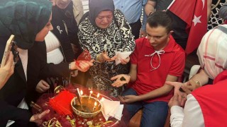Çorumda temsili askerlik yapacak engelli bireylere asker kınası yakıldı