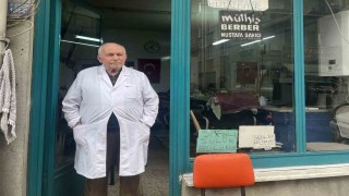 Çorumun ‘müthiş berberi: 82 yaşında 66 yıllık mesleğine devam ediyor