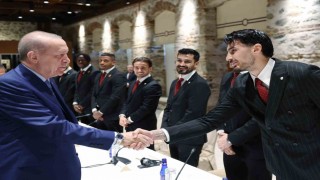 Cumhurbaşkanı Erdoğan, Galatasaray Futbol Takımı oyuncularını ve teknik heyetini kabul etti