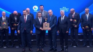 Cumhurbaşkanı Erdoğandan DTO Başkanı Erdoğana ‘Hizmet Şeref plaketi