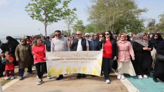 Darıcada Anneler Günü yürüyüşü düzenlendi