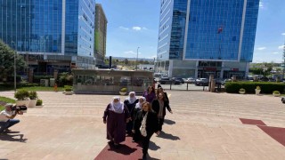 Dem Parti Sözcüsü Doğandan CHPye anneler günü ziyareti