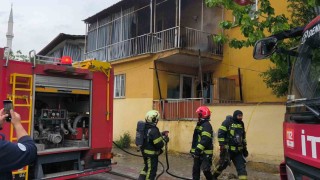 Denizlide balkon yanan koltuk paniğe neden oldu