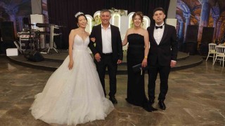 Denizlide Türk-Kore esintili görkemli düğün
