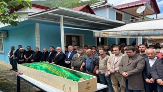 Derede sel sularına kapılarak hayatını kaybeden yeğen toprağa verildi, amca aranıyor
