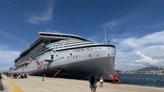 Dev kruvaziyer gemiler, 2 bin 636 turistle Bodruma geldi