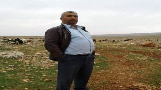 Devrilen traktörün altında kalan sürücü hayatını kaybetti