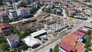 Dikilinin yeni itfaiye binası hızla yükseliyor