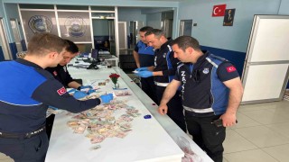 Dilencinin üzerinden çıkan para şaşırttı