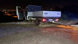 Direksiyon hakimiyetini kaybeden alkollü sürücü şarampole uçtu