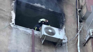 Diyarbakırda ev yangını: İtfaiye eri yaralandı, 2 kişi dumandan etkilendi