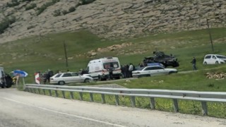 Diyarbakırda mezuniyet kutlamasına giden öğrenciler kaza yaptı: 6 yaralı