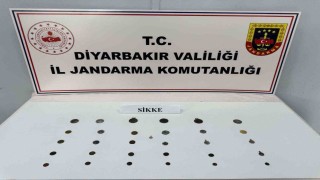 Diyarbakırda tarihi eser kaçakçılığı operasyonu: 31 adet sikke ve obje ele geçirildi