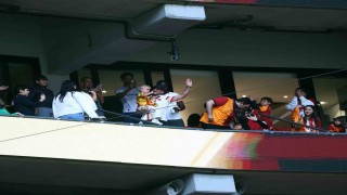 Dries Mertens ve ailesi yeniden RAMS Parkta