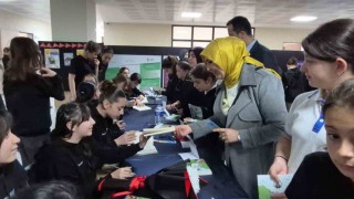 Düzcede minik yazarlar imza günü yaptı