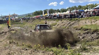 Düzcede Off-Road festivali nefes kesti: 60 araç zorlu parkurda yarıştı