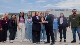 EBYÜ Bahar Şenliklerinde dereceye girenlere ödülleri verildi