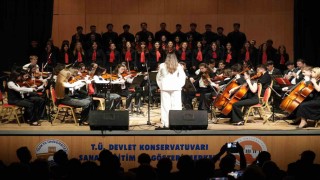 Edirne Lisesinden hafızalara kazınan gece: Genç yetenekler ayakta alkışlandı
