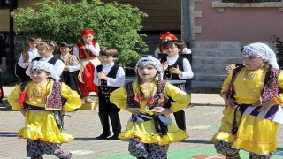 Edirnede minik öğrencilerin gösterileri hayran bıraktı