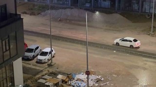 Edirnede sağanak etkili oldu: Caddeler göle döndü