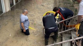Edirnede sağanak iş yerlerini su altında bıraktı