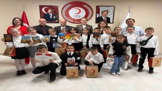 Edirneli minik yazarlardan Filistinli çocuklara 54 bin 345 TL destek