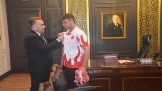 Edremitli muaythai sporcusu dünya şampiyonluğu için Malezya yolcusu
