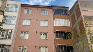 Elazığda 5. kattan düşen genç kız ağır yaralandı