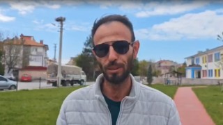 Elektrik akımına kapılan leyleği arabasına alıp yardım etti