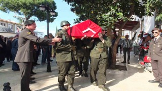 Emekli astsubaya askeri törenle veda