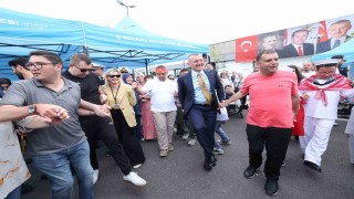 En özel birlik: Özel gençlere kına yakıldı, halaylar çekildi