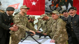 Engelleri aştılar, vatana asker oldular