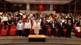 ERÜ Eczacılık Fakültesinde ‘Önlük Giyme Töreni düzenlendi