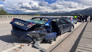 Erzincan-Çağlayan Karayolunda trafik kazası: 2 yaralı