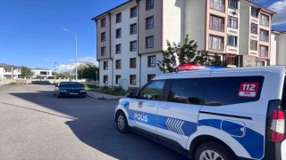 Erzincanda 4üncü kattan düşen çocuk ağır yaralandı