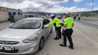 Erzincanda bayram tedbirleri kapsamında sivil otobüs denetimi yapıldı