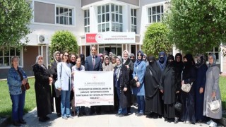 Erzurumlu kadın çiftçilerden Erzincana çıkarma