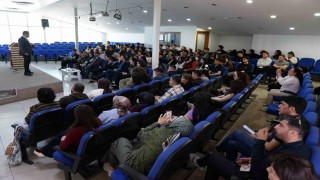 Esenyurtta gençlere yapay zeka çağında kariyer rehberliği