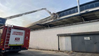Esenyurtta plastik poşet fabrikasında yangın