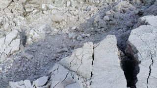 Eskişehirde toprak kayması korkuttu
