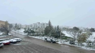 Eskişehirin bazı ilçeleri güne beyaz örtüyle uyandı