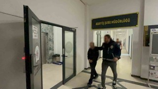Evlerden hırsızlık yapan şüpheli kiralık araçla kaçarken yakalandı